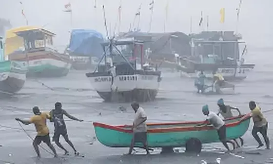 Cyclone Shakti Live Tracker: Storm Weakens and Moves Away from Maharashtra, Minimal Impact in Gujarat Cyclone Shakti Live Tracker: Storm Weakens and Moves Away from Maharashtra, Minimal Impact in Gujarat