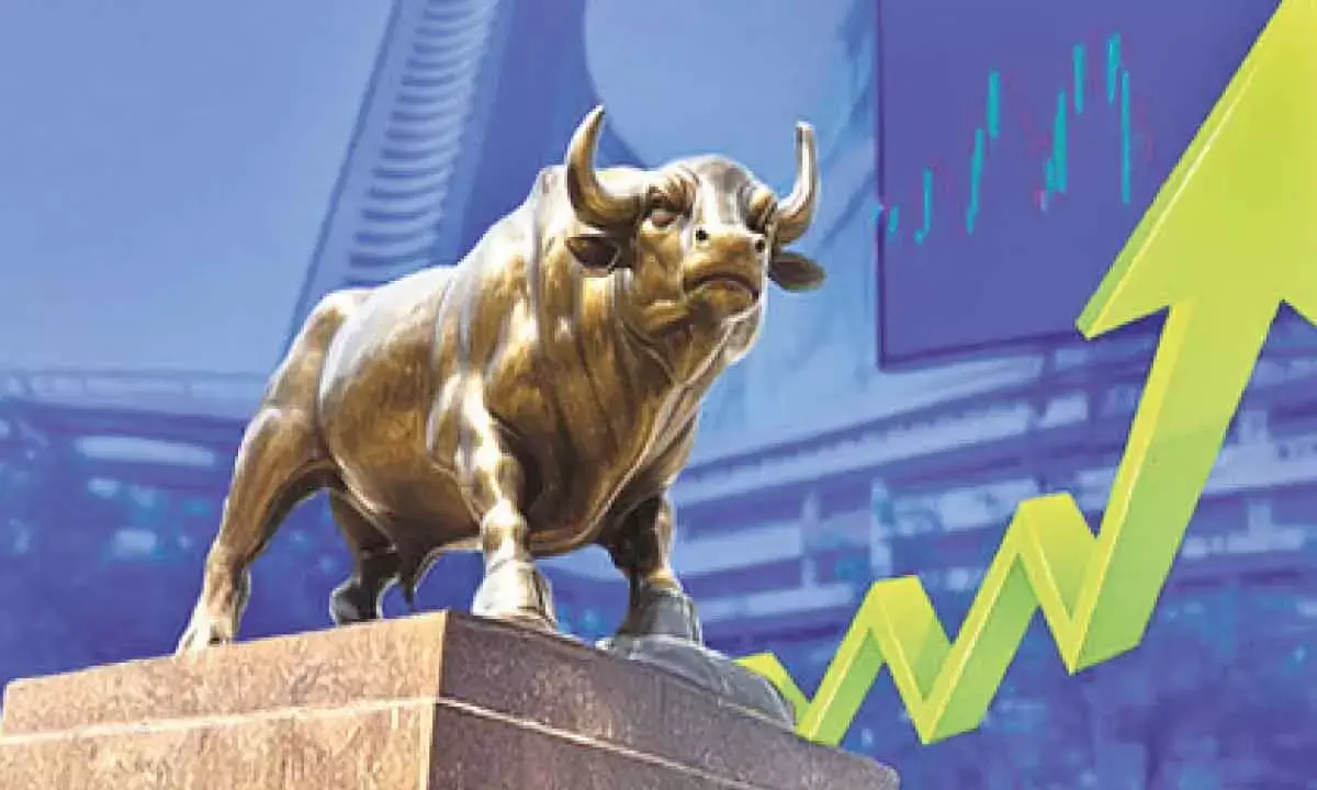 Indices climb for 4th session; bank stocks, DIIs fuel rally