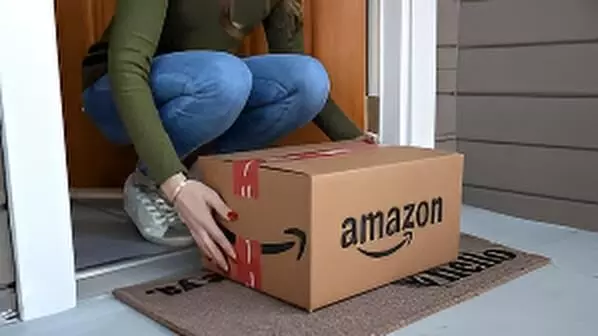 US Woman Receives Amazon Package Containing 250 Unmarked Absentee Ballots; Investigation Underway