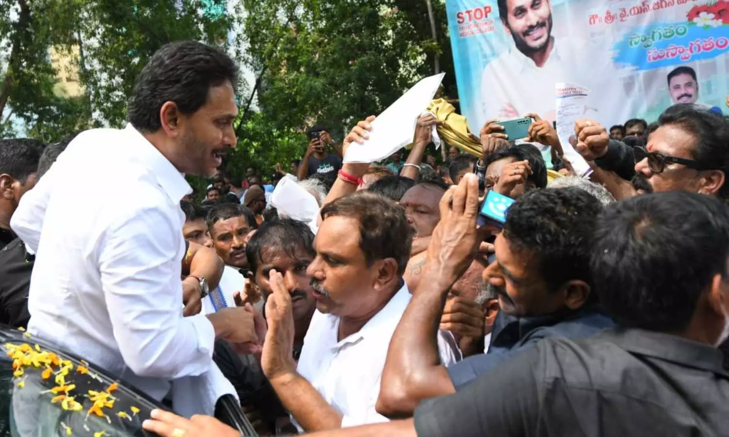 YSRCP will stand by VSP workers, says Jagan YSRCP will stand by VSP workers, says Jagan