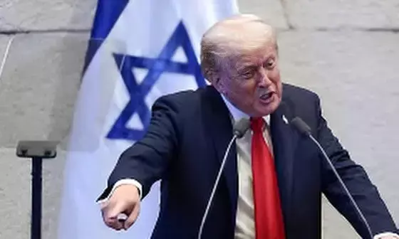 Trump’s Speech Interrupted at Israeli Parliament: US President Reacts Calmly Amid Gaza Peace Deal Celebration