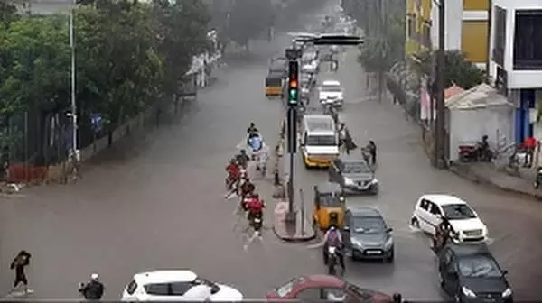 Weather Today: IMD Issues Yellow Alert for Hyderabad; City to Witness Rain and Thunderstorms Soon