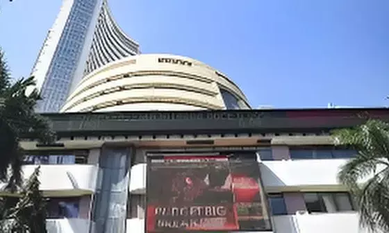 Stock Market LIVE: Sensex Down 120 Points, Nifty Below 25,200 as Media, Pharma, PSU Bank Stocks Drag