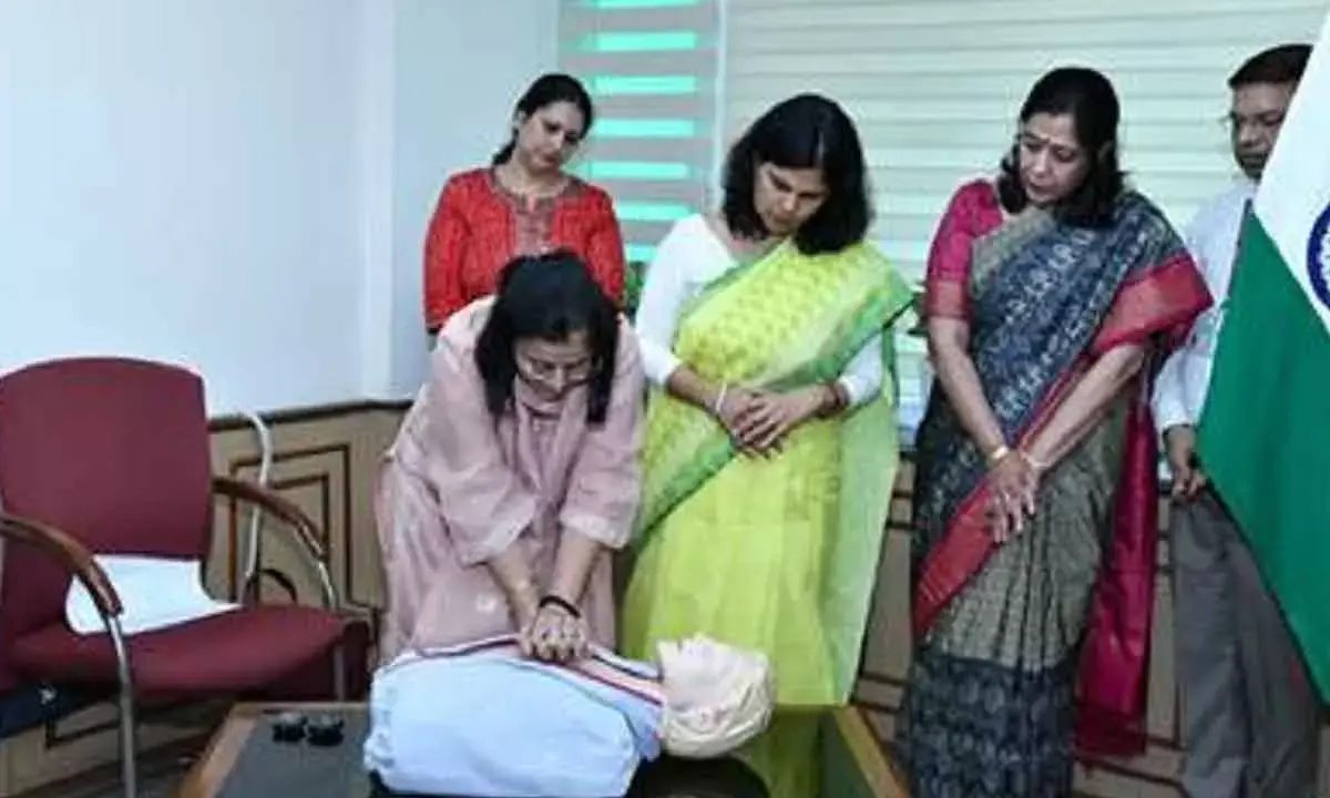 Timely CPR can raise survival chances in cardiac arrest cases: Health Secy