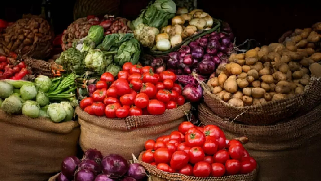 Retail inflation falls below 2% in Sept Retail inflation falls below 2% in Sept
