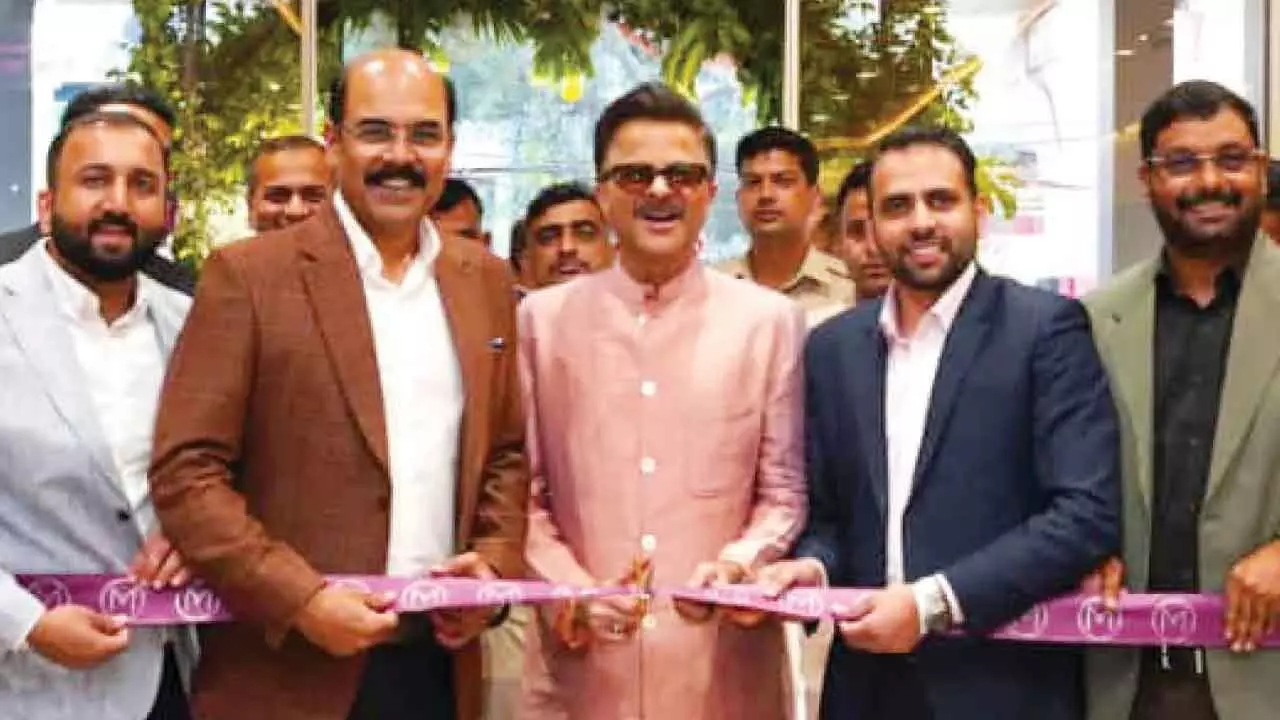 Anil Kapoor opens Malabar Gold showroom in Delhi Anil Kapoor opens Malabar Gold showroom in Delhi