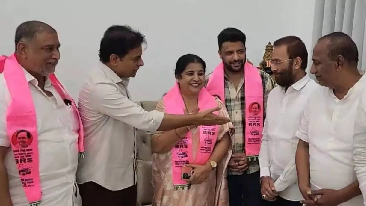 Congman Ali Masqati, former TDP leader Shakeela join BRS Congman Ali Masqati, former TDP leader Shakeela join BRS