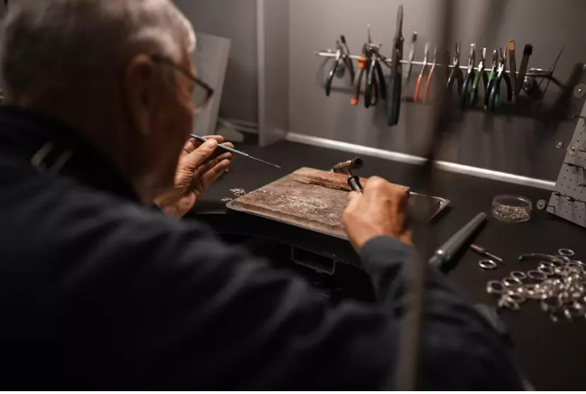 The Comprehensive Guide to Sterling Silver Jewelry Manufacturing
