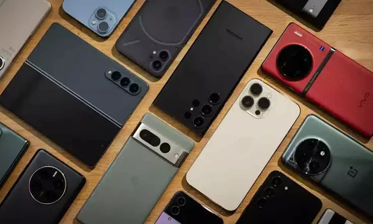 India’s smartphone market grows 3% y-o-y in July-Sep