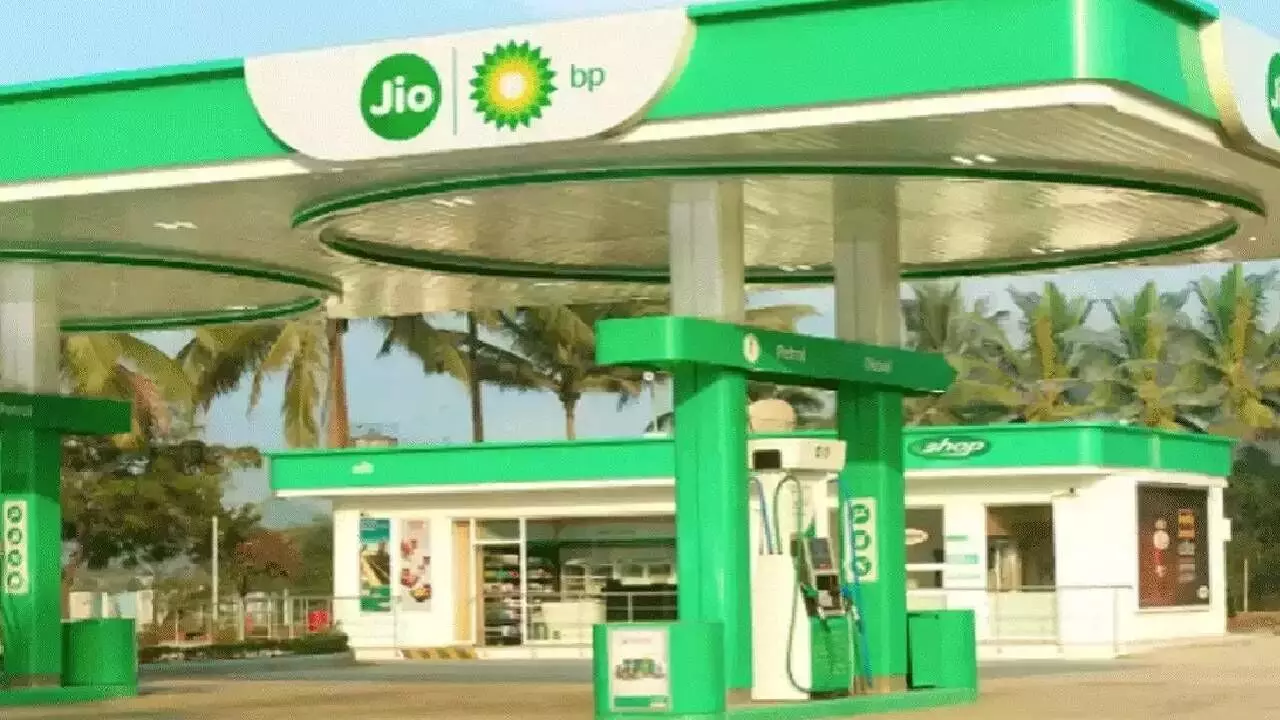Jio-BP clocks 34% volume growth in petrol, diesel sales Jio-BP clocks 34% volume growth in petrol, diesel sales