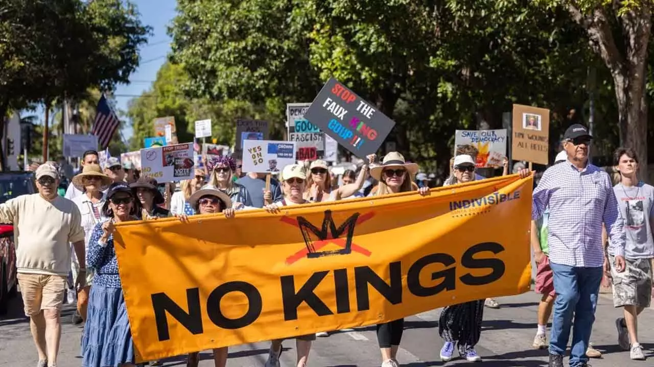 NO KINGS! YES, DEMOCRACY!!