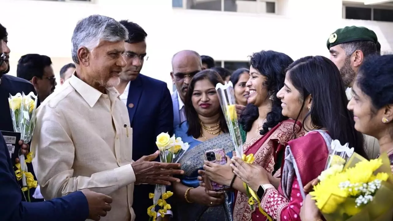 Naidu in Dubai pitches hard to bring investors to AP Naidu in Dubai pitches hard to bring investors to AP