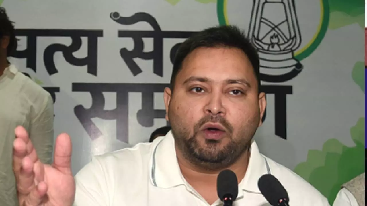 Tejashwi vows permanent jobs for contractual employees Tejashwi vows permanent jobs for contractual employees