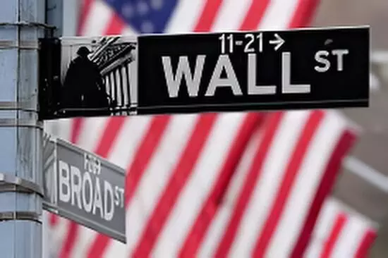 Stock Futures Fall as Tesla, IBM Drop on Earnings; Oil Prices Surge After New Sanctions on Russia Stock Futures Fall as Tesla, IBM Drop on Earnings; Oil Prices Surge After New Sanctions on Russia