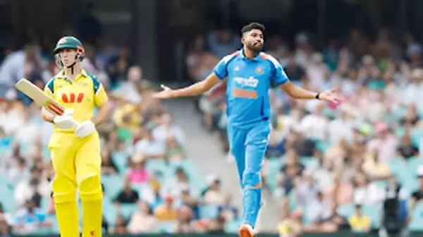 IND vs AUS 3rd ODI Live: Mohammed Siraj Strikes Early, Removes Travis Head as India Seek Comeback in Sydney IND vs AUS 3rd ODI Live: Mohammed Siraj Strikes Early, Removes Travis Head as India Seek Comeback in Sydney