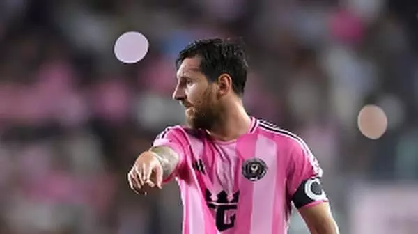 Lionel Messi Scores Rare Flying Header as Inter Miami Beat Nashville SC 3-1 in MLS Playoffs — Watch Video Lionel Messi Scores Rare Flying Header as Inter Miami Beat Nashville SC 3-1 in MLS Playoffs — Watch Video