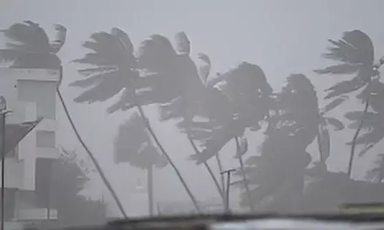 Cyclone Montha Tracker LIVE: IMD Warns of Heavy Rainfall, Strong Winds in Tamil Nadu, Andhra Pradesh, and Karnataka Till October 28 Cyclone Montha Tracker LIVE: IMD Warns of Heavy Rainfall, Strong Winds in Tamil Nadu, Andhra Pradesh, and Karnataka Till October 28