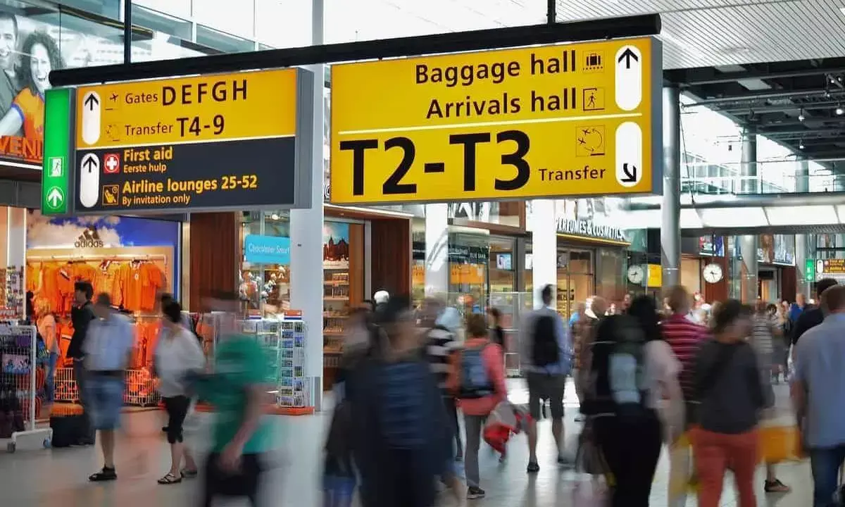 Govt plans seamless immigration for passenger transfer through hub airports