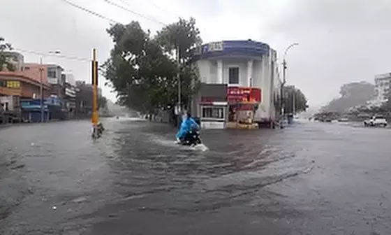 Cyclone Montha LIVE Updates: Deep Depression Over Bay of Bengal Intensifies Into Cyclonic Storm; IMD Issues Red, Orange Alerts for 23 Andhra Districts