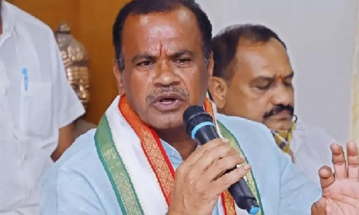 Komatireddy predicts landslide victory to Congress candidate
