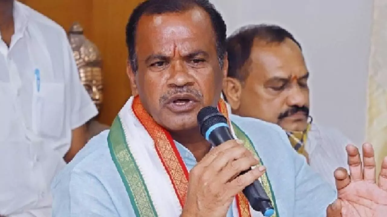 Komatireddy predicts landslide victory to Congress candidate