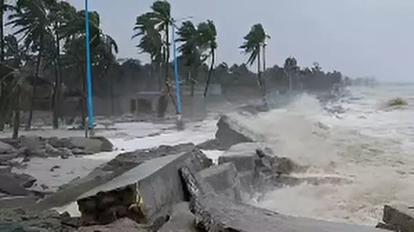 Cyclone Montha Live Updates: Cyclone Intensifies Into Severe Storm, Landfall Likely on Andhra Coast Tonight