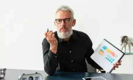 10 Reasons to Invest in Gold