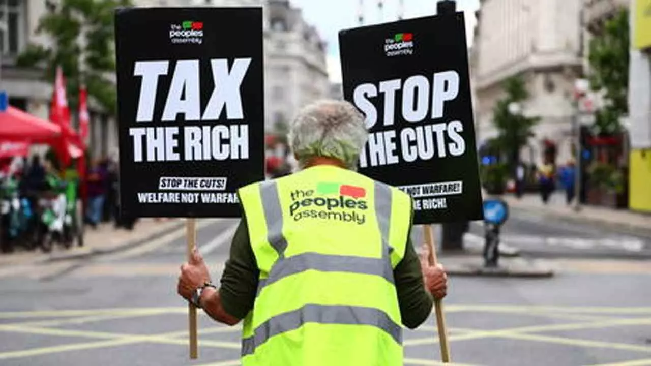 Wealth gain of  1% rich since 2015 could end poverty