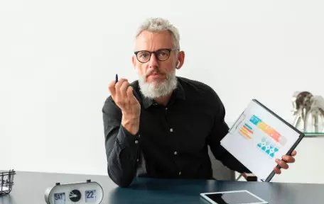 10 Reasons to Invest in Gold 10 Reasons to Invest in Gold