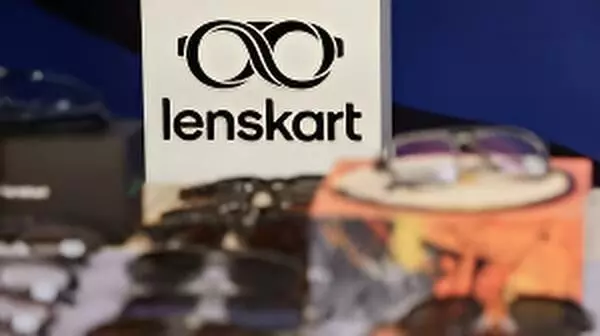 Lenskart IPO Day 2 Live Updates: ₹7,278 Crore Public Offer Sees Strong Demand Amid Rising GMP — Should You Subscribe?