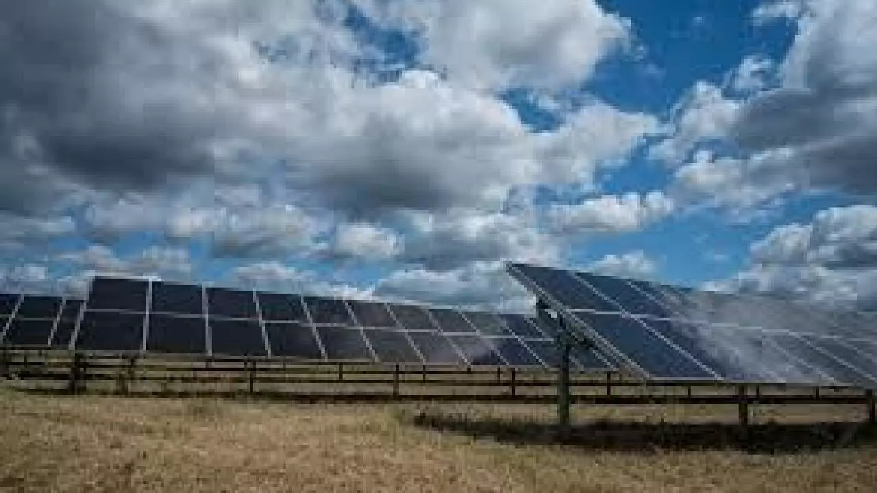 India’s solar power capacity to touch 216 GW in FY28: Report India’s solar power capacity to touch 216 GW in FY28: Report