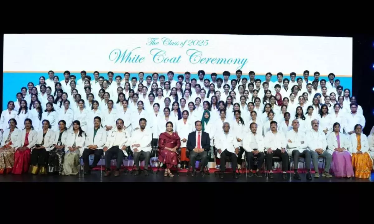 Apollo Institute hosts white coat ceremony