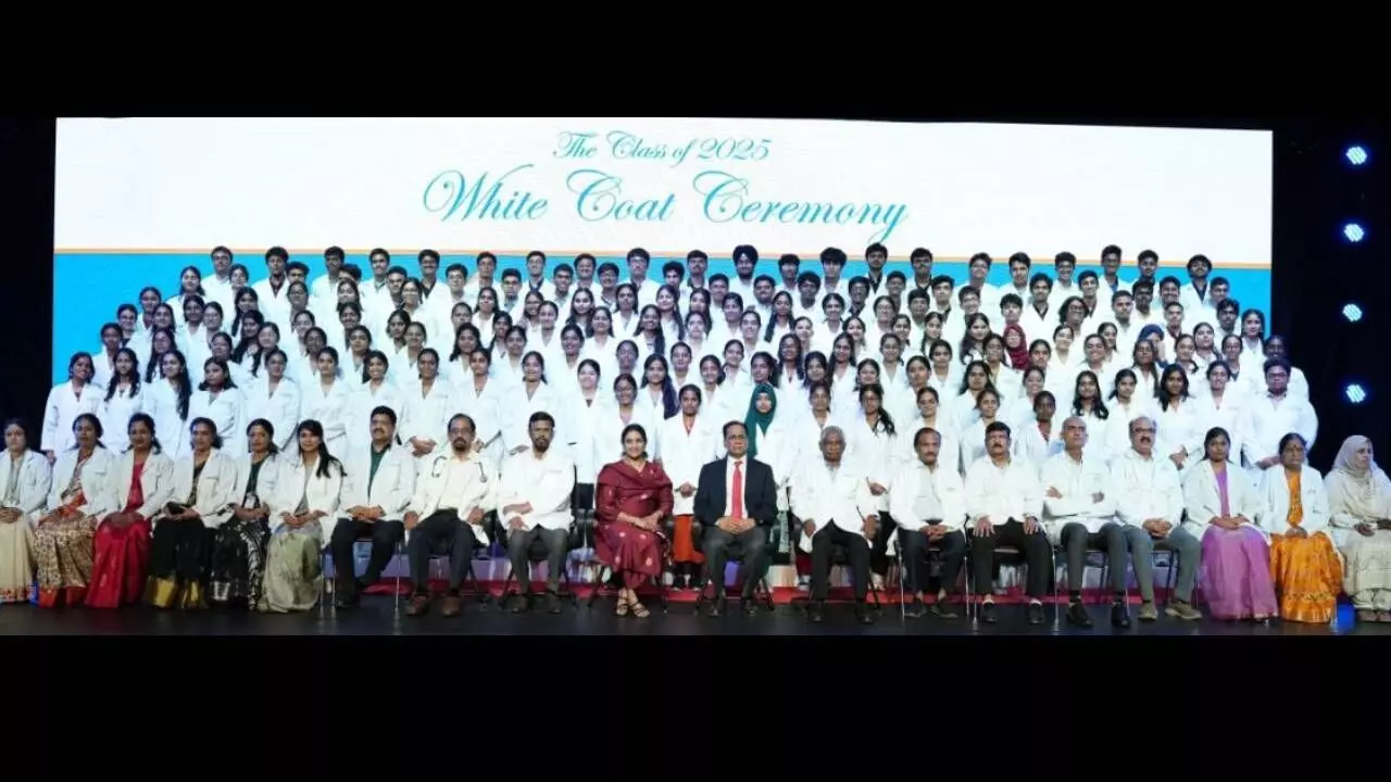 Apollo Institute hosts white coat ceremony