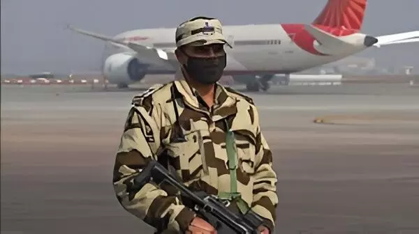 Bomb Scare at Delhi’s IGI Airport, 4 Other Airports Named; Air India Express Flight Evacuated After Mid-Air Threat