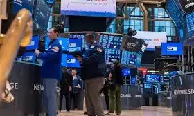 US Stocks Fall as Dow Pulls Back From Record High; Tech Sector Weighs on Markets