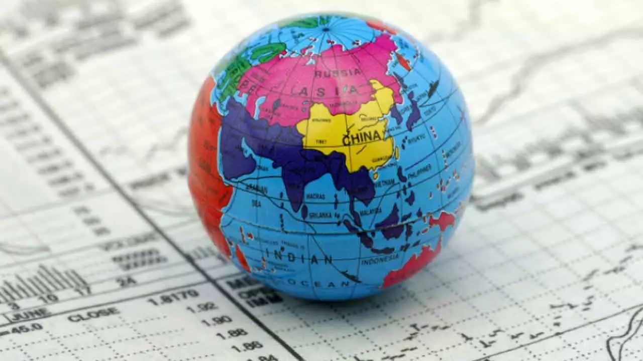 Asian shares fall, tracking Wall Street’s tumble Asian shares fall, tracking Wall Street’s tumble