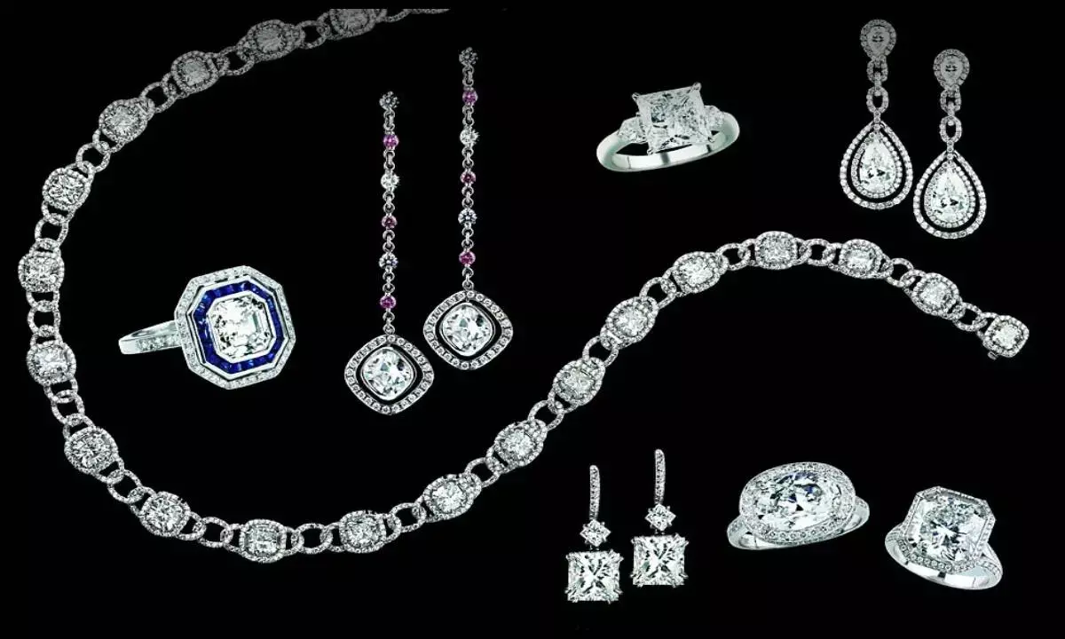 Centre tightens screws on platinum jewellery imports