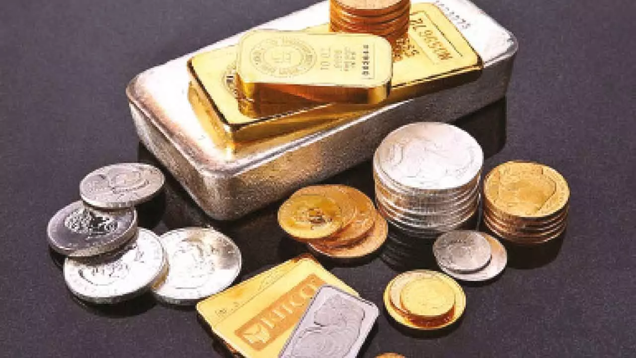 Gold, silver tumbles amid fading hopes of Fed Rate cut