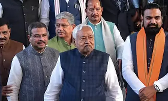 Nitish Kumar Takes Oath as Bihar Chief Minister for Record 10th Time; 26 Ministers Join New NDA Cabinet