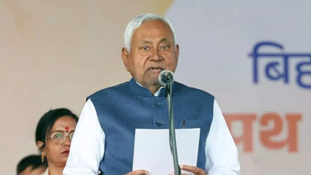 Nitish takes oath for 10th time