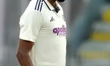 IND vs SA 2nd Test: Mohammed Siraj Fires Up After Removing Tony de Zorzi on Day 1