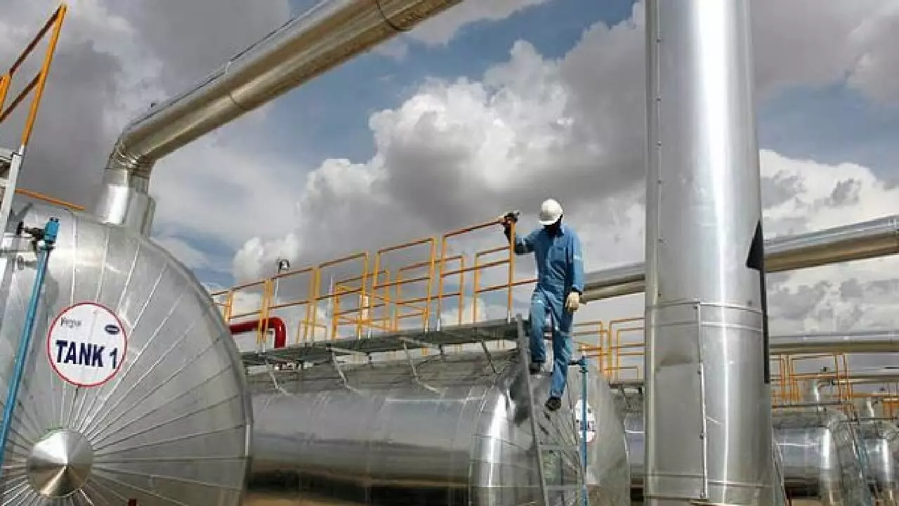 Russian crude at Reliance export refinery halted