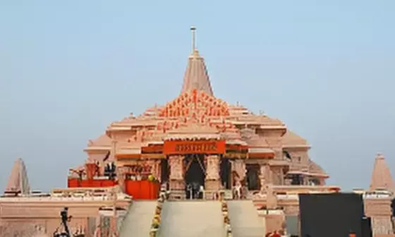 PM Modi Hoists Saffron Flag at Ayodhya Ram Temple: Historic Dhwajarohan Ceremony Marks Completion of Mandir