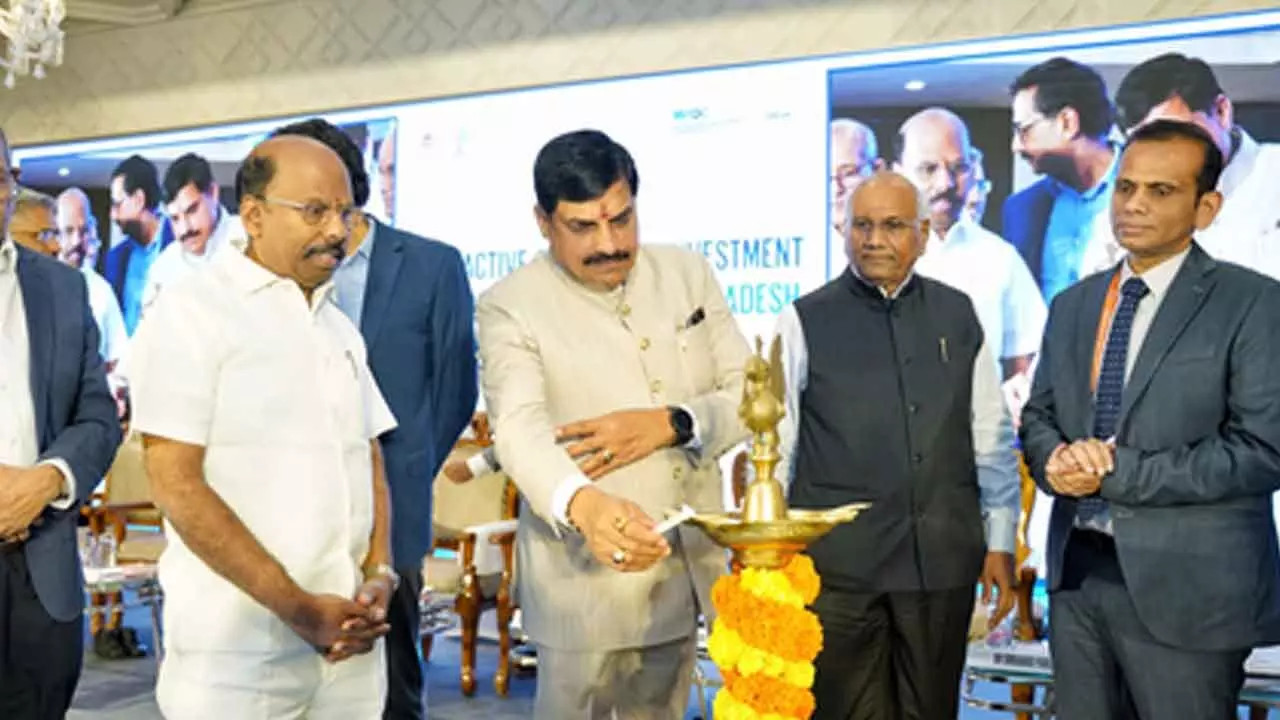 Axis submits Rs 29.5K-cr proposal at MP–Hyd business meet Axis submits Rs 29.5K-cr proposal at MP–Hyd business meet