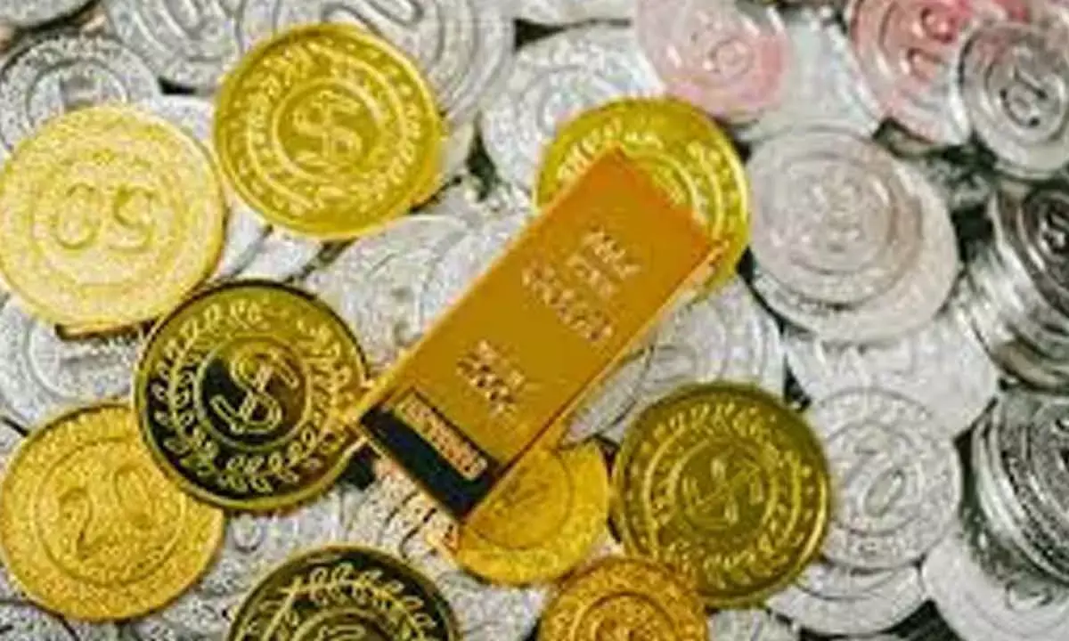 Gold falls Rs300, silver adds 1,500