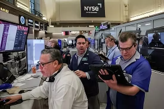 US Markets Slide as December Begins; Bitcoin Tumbles in Major Sell-Off