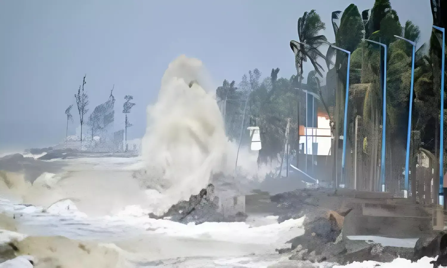 AP & Telangana Weather Forecast: Cyclone Ditva to Bring Heavy Rain for Three More Days; Red Alert Issued