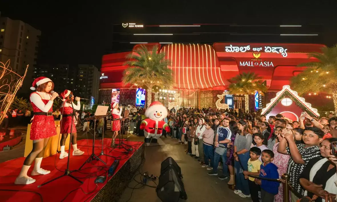 Phoenix Mall of Asia Unveils 75 Ft Christmas Tree with a Star-Studded Lighting Ceremony