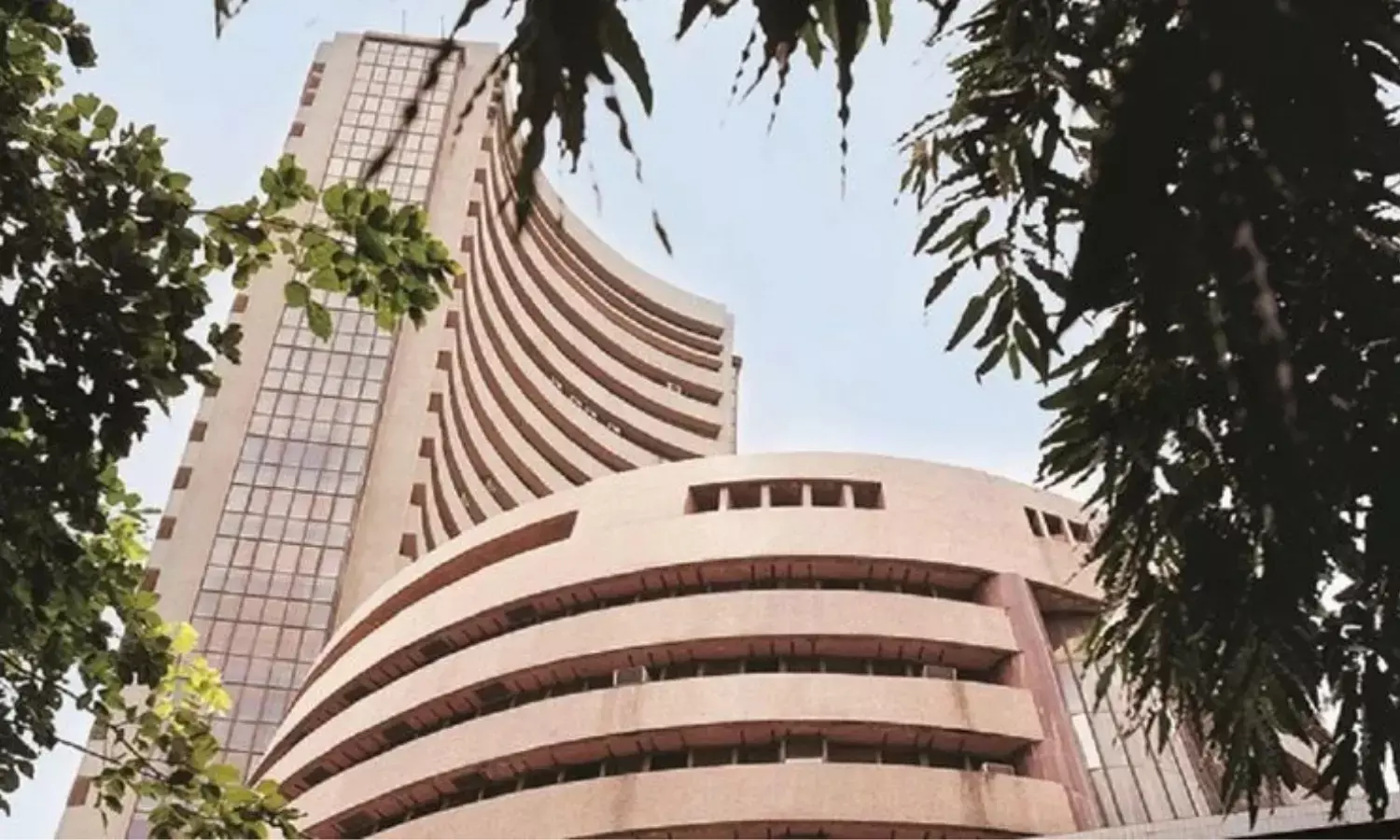 Sensex Dropped for the 4th Consecutive Session: Market value decrease of ₹ 2.75 Lakhs Crores 10 Important Points You Should Know