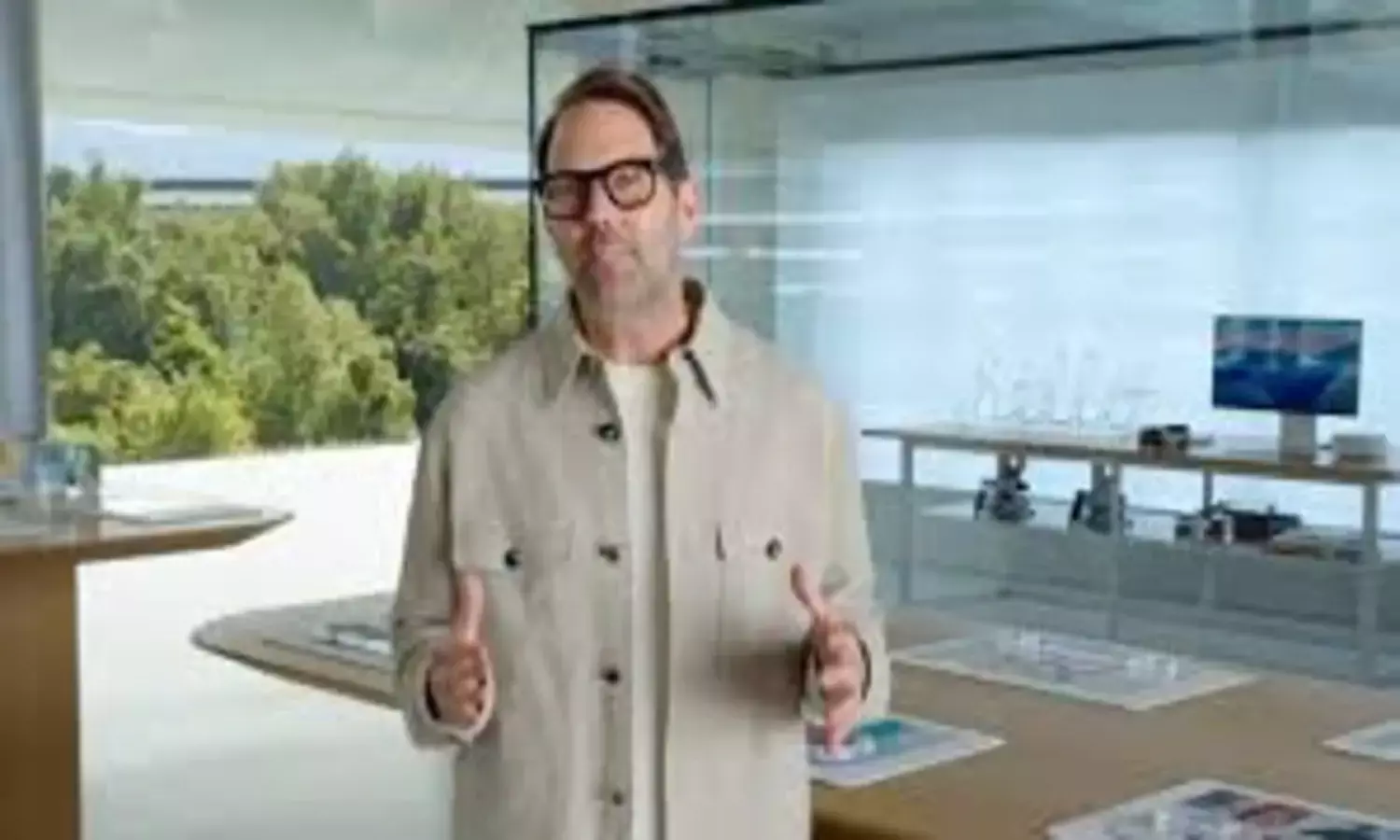 Alan Dye Leaves Apple for Meta: The Designer Behind Liquid Glass Moves